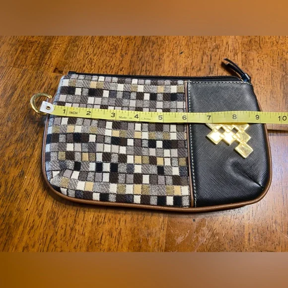 Claudia G clutch. - Picture 3 of 5